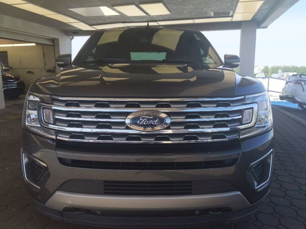 Used 2018 Ford Expedition Limited AWD/4WD image 2