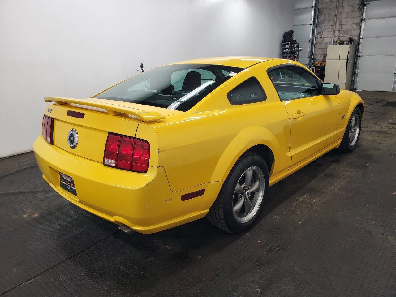 Used 2005 Ford Mustang GT Premium image 7