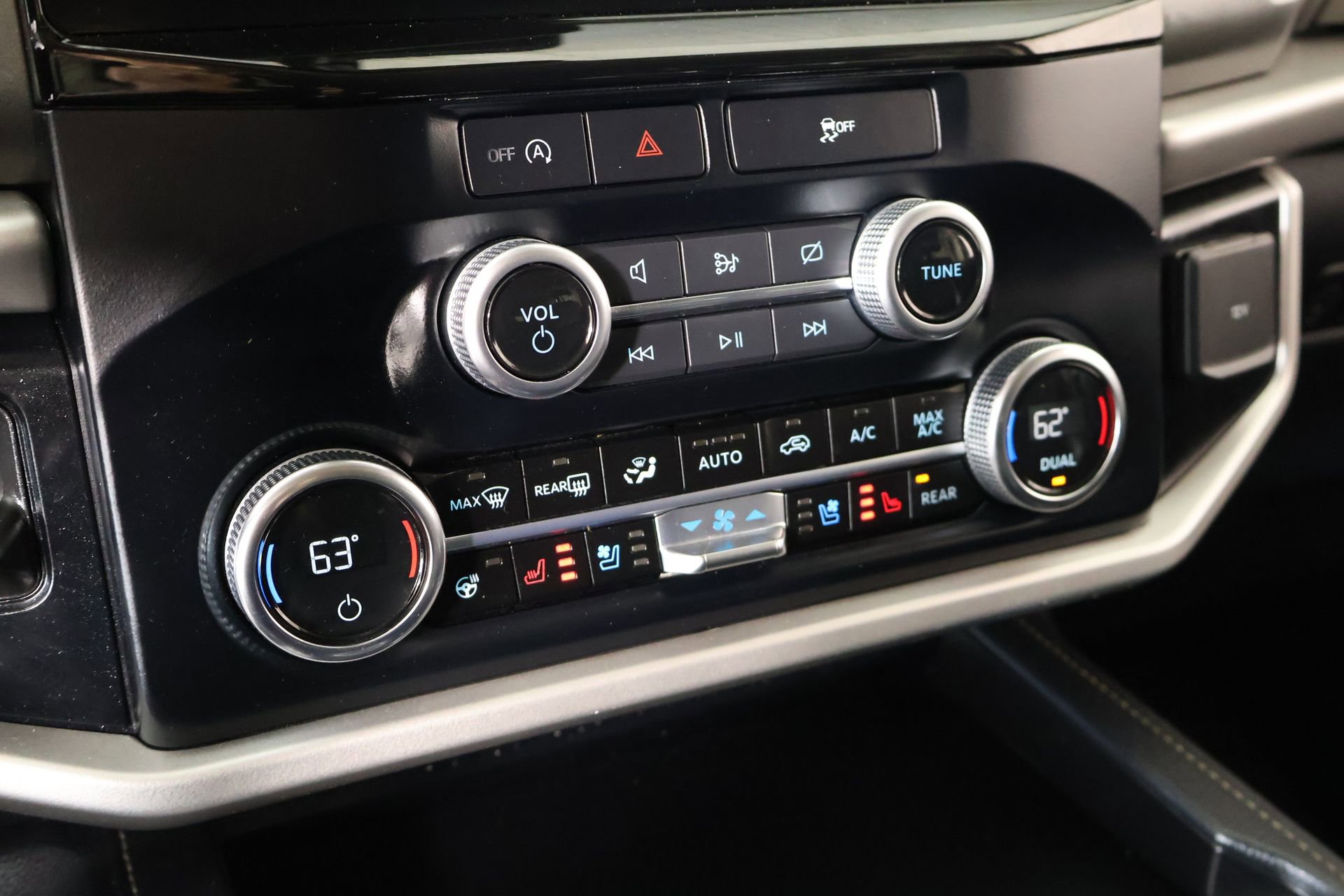 Used 2024 Ford Expedition Max XLT image 8