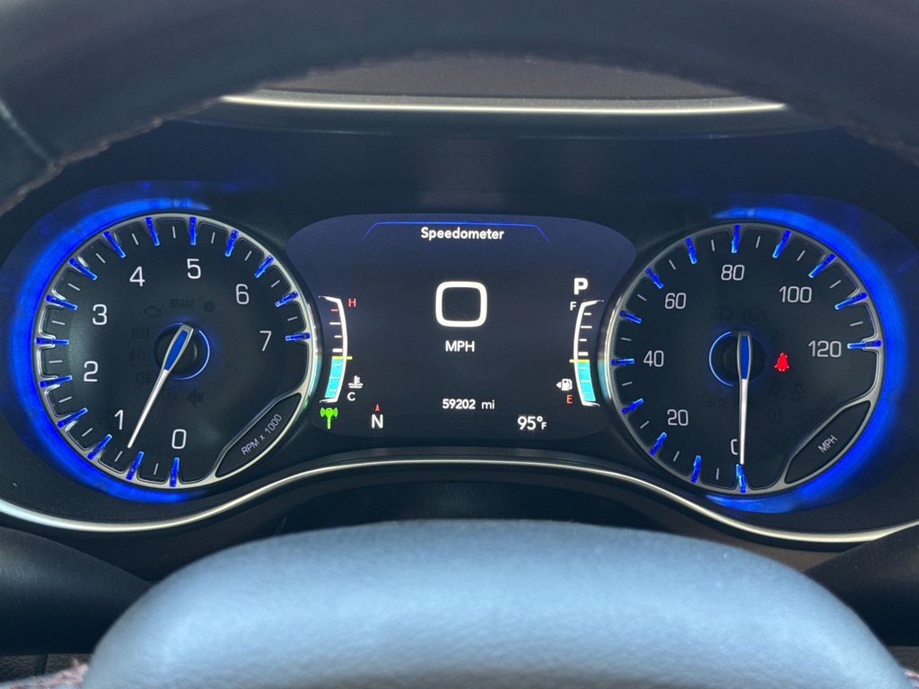 Used 2018 Chrysler Pacifica Touring-L Plus FWD image 30