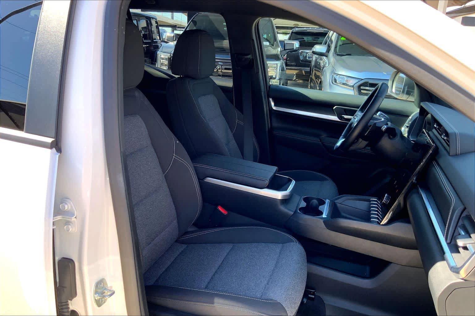 Used 2025 GMC Terrain Elevation AWD/4WD image 9