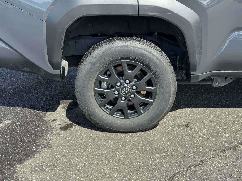 Used 2025 Toyota 4Runner SR5 AWD/4WD image 10