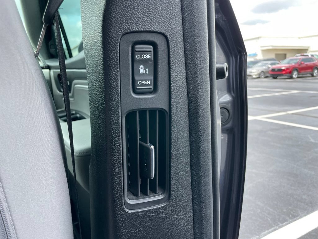 Certified 2024 Honda Odyssey EX image 39