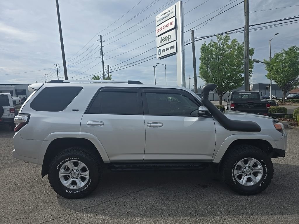 Used 2021 Toyota 4Runner SR5 Premium AWD/4WD image 2