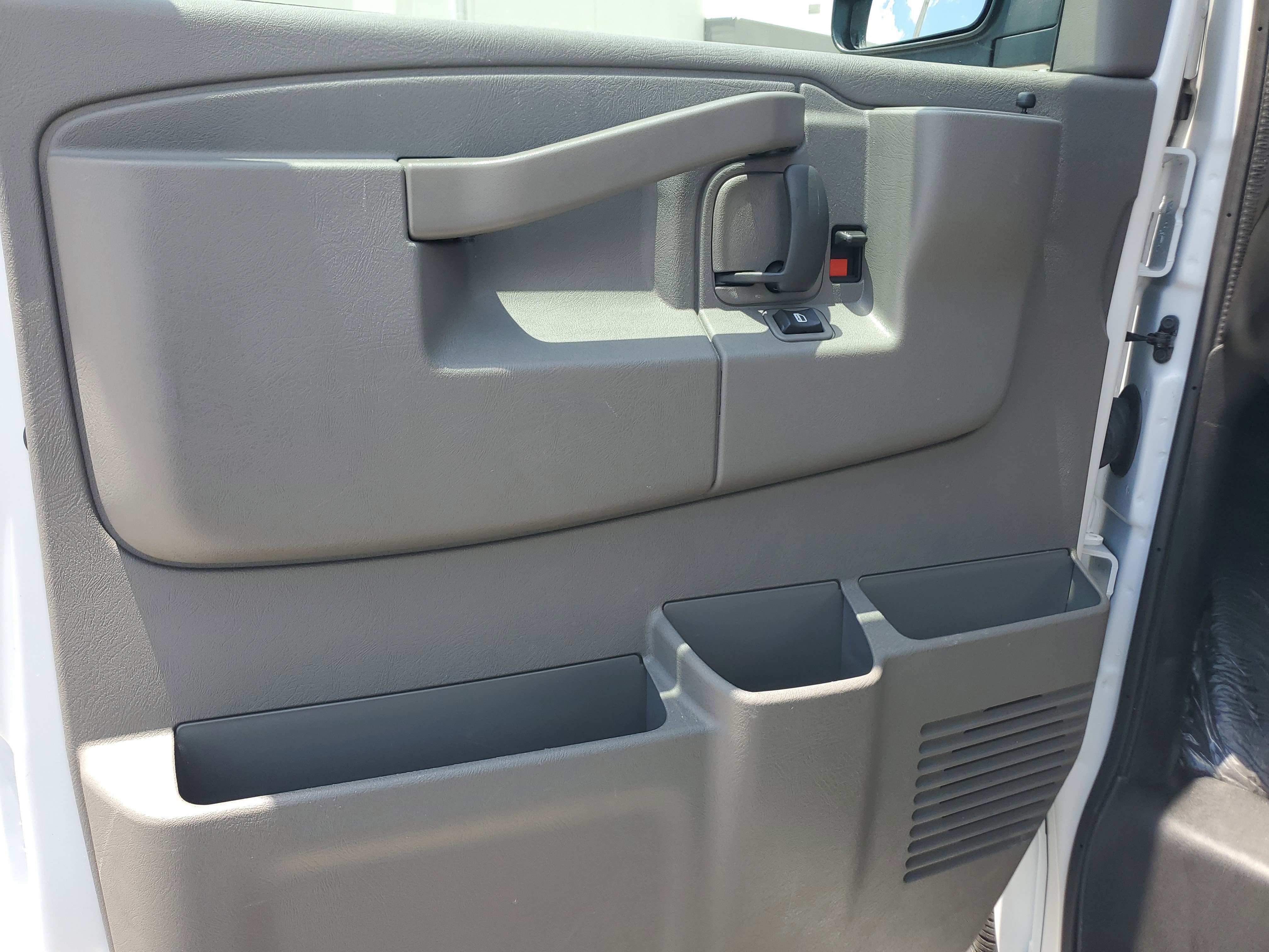 Used 2025 Chevrolet Express 3500 LT w/ LT Preferred Equipment Group RWD image 26
