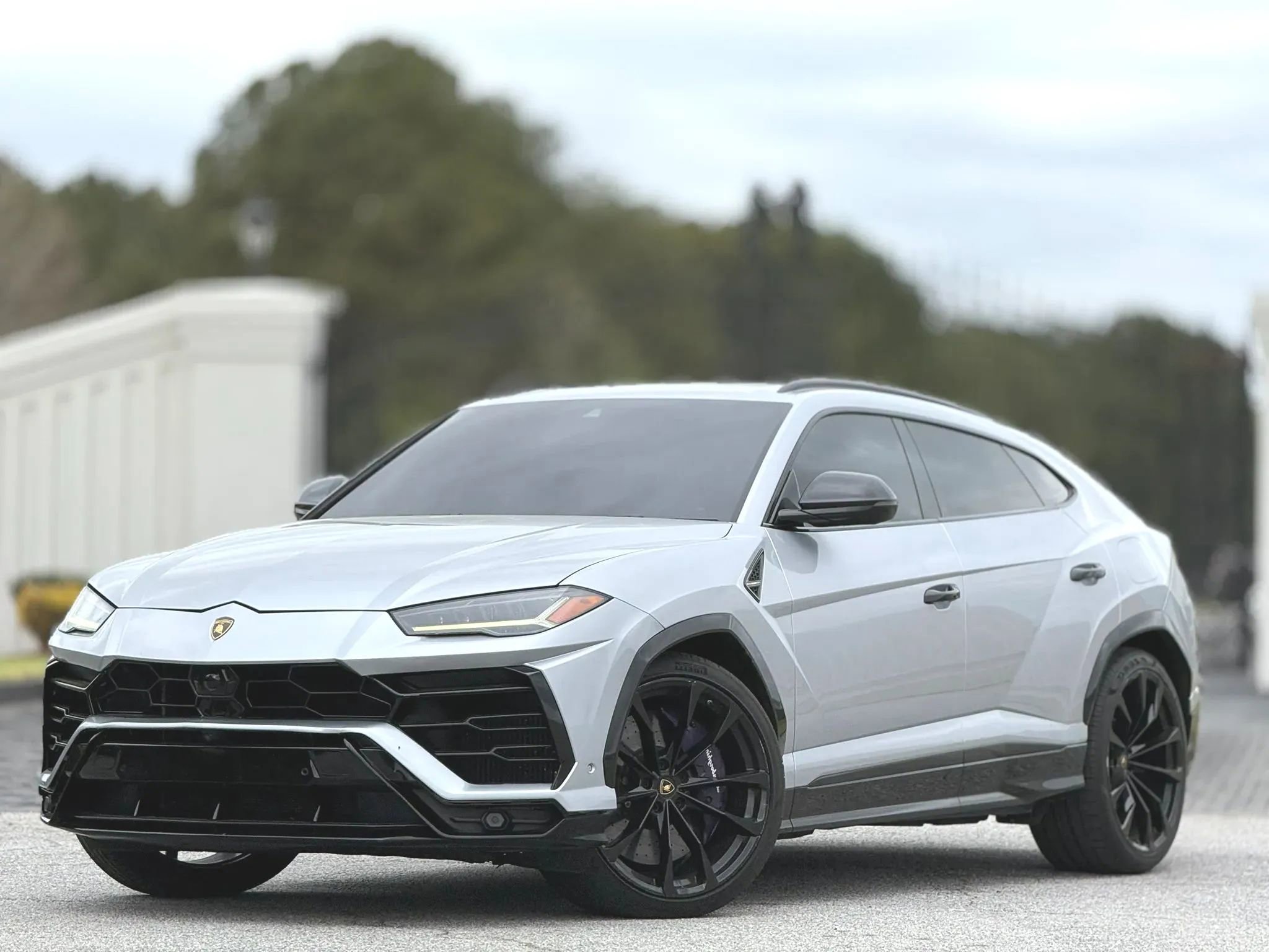 Used 2019 Lamborghini Urus image 1