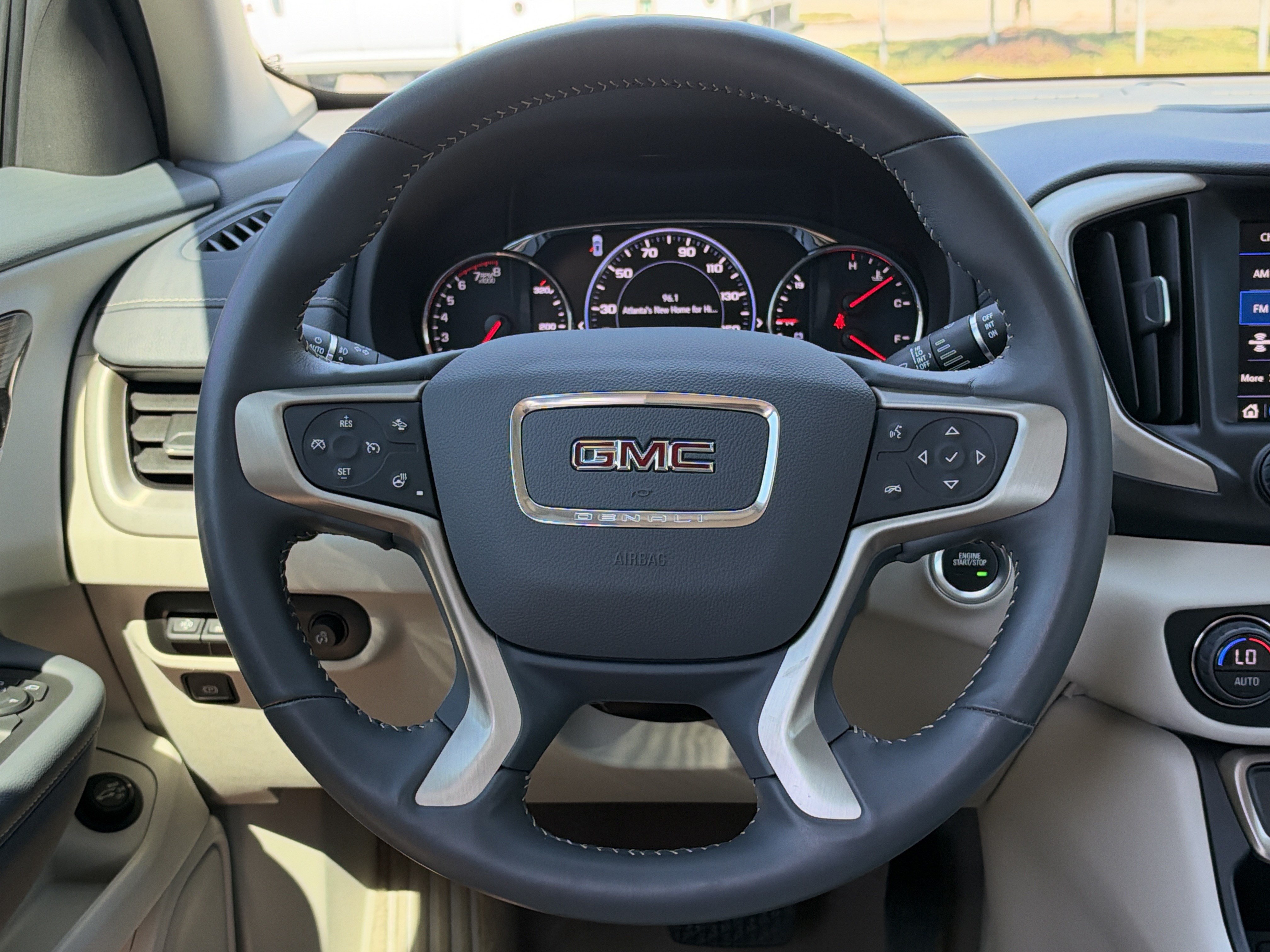 Used 2022 GMC Terrain Denali w/ Denali Premium Package AWD/4WD image 28