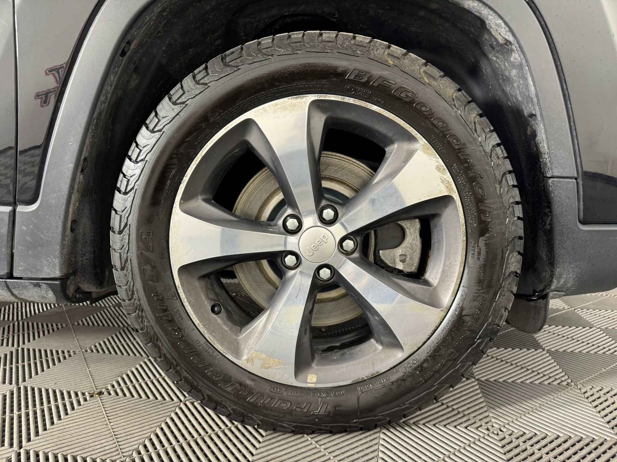 Used 2019 Jeep Cherokee Limited image 48