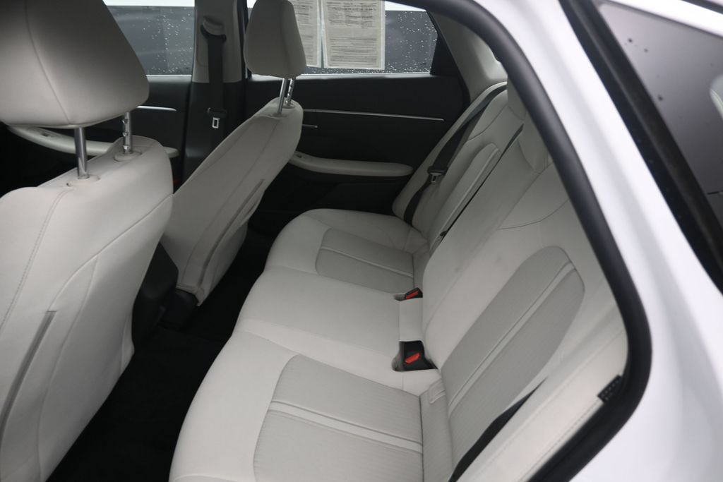 Used 2022 Hyundai Sonata SE w/ Preferred Accessory Package FWD image 15
