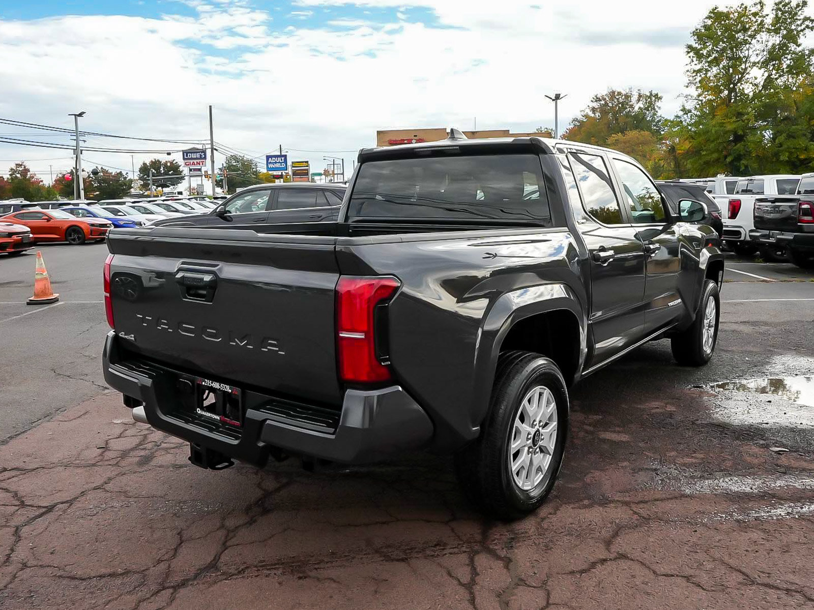 Used 2024 Toyota Tacoma SR5 AWD/4WD image 6