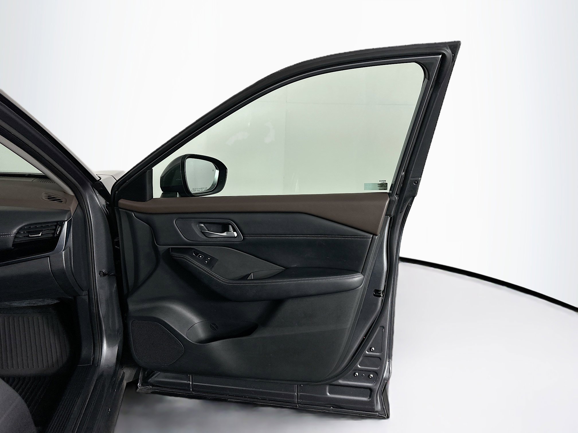 Used 2023 Nissan Rogue SL w/ SL Premium Package image 34