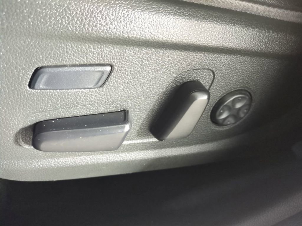 Used 2022 Hyundai Santa Fe Limited image 23