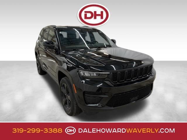 Used 2023 Jeep Grand Cherokee Altitude image 1