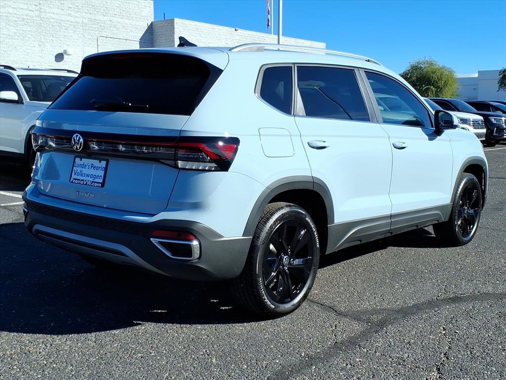 New 2026 Volkswagen Taos SE image 7