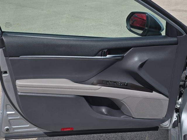 Used 2021 Toyota Camry LE image 26