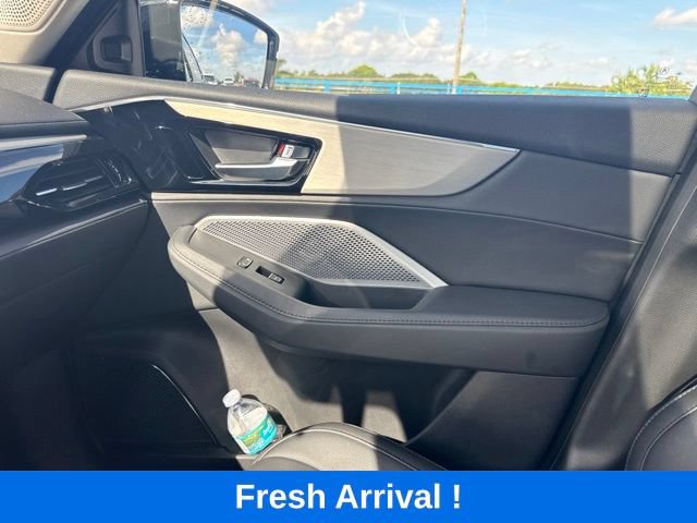 Used 2025 Acura MDX FWD image 11