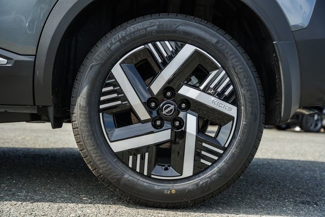 New 2026 Nissan Kicks SV image 18