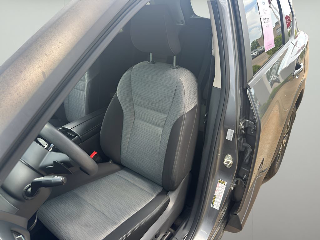 Used 2023 Nissan Rogue SV FWD image 14