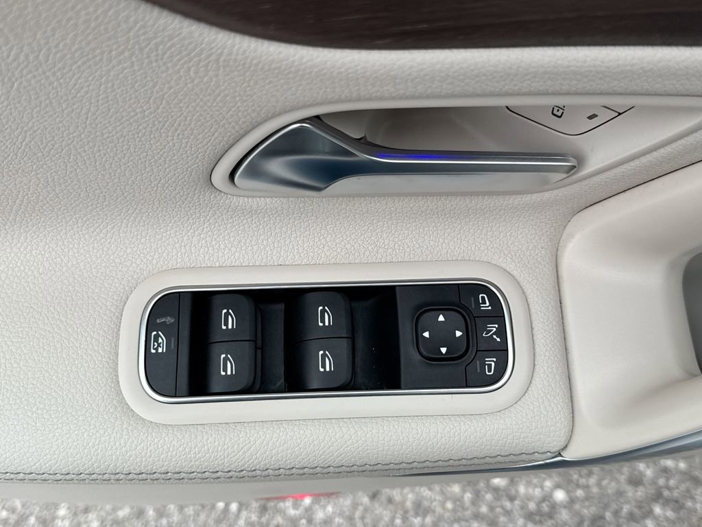Used 2023 Mercedes-Benz CLA 250 4MATIC w/ Premium Package image 15