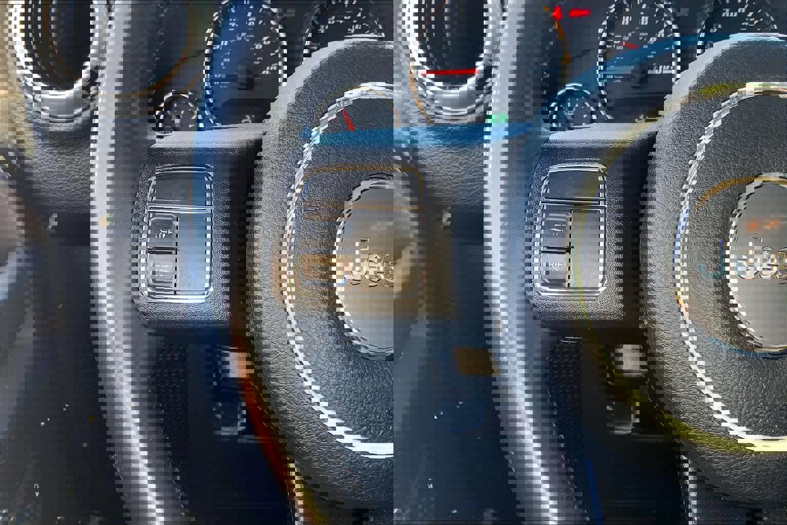 Used 2015 Jeep Wrangler Unlimited Sahara image 24