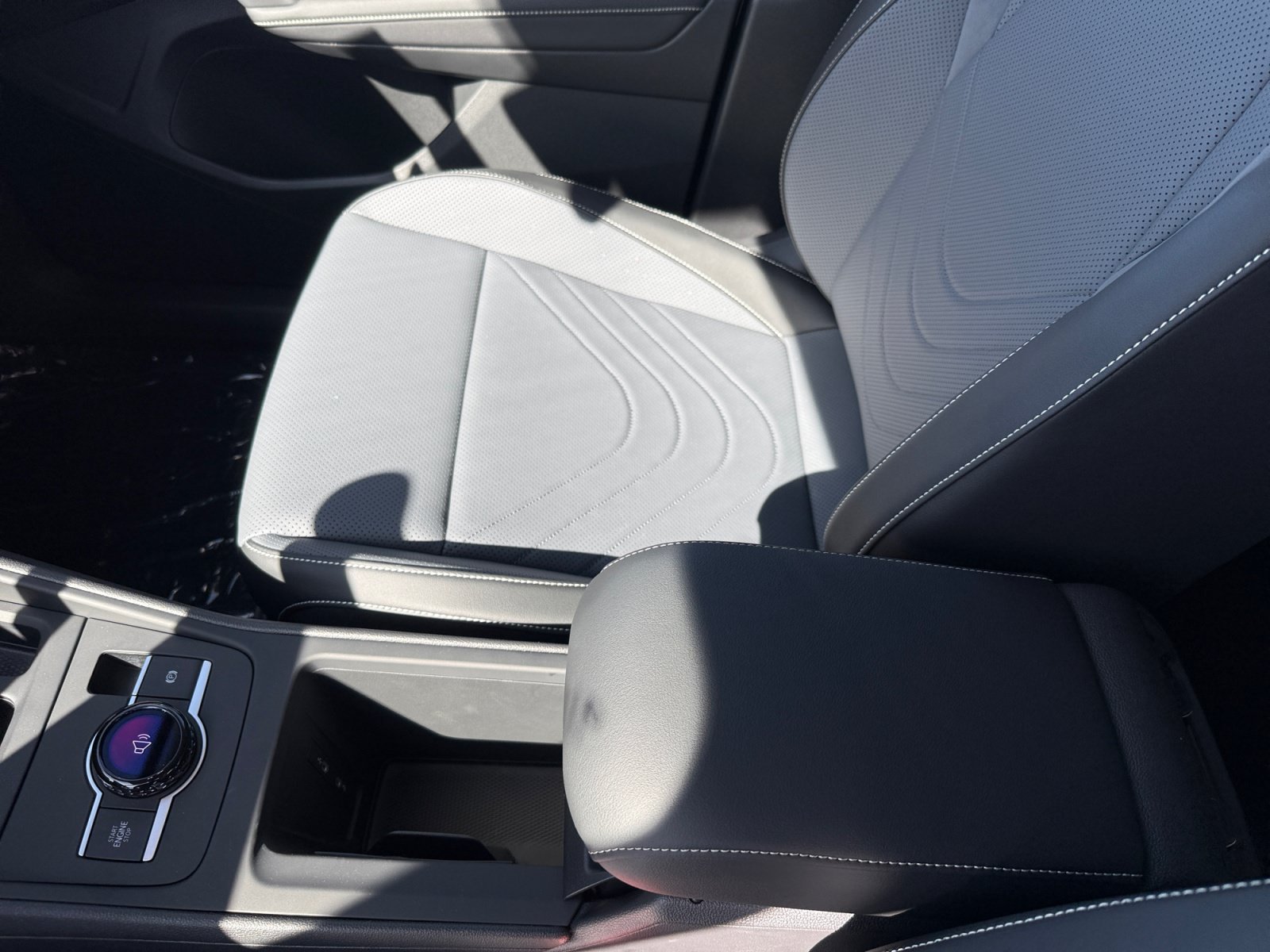 New 2026 Volkswagen Tiguan SE FWD image 14