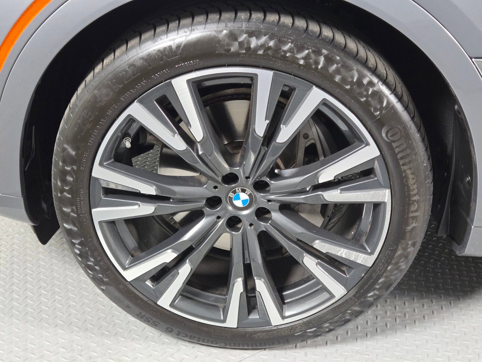 Used 2024 BMW X7 xDrive40i w/ Parking Assistance Package image 9