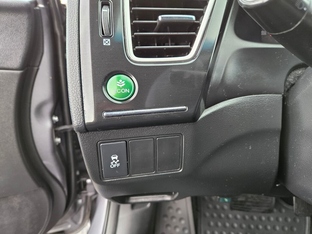 Used 2015 Honda Civic SE image 17