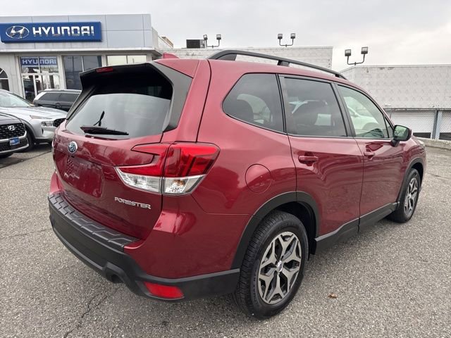 Used 2020 Subaru Forester Premium image 17