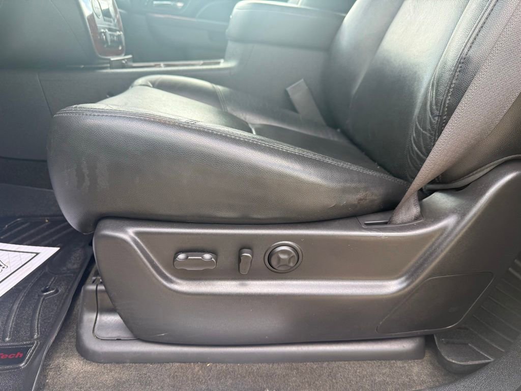 Used 2013 Chevrolet Avalanche LTZ AWD/4WD image 24