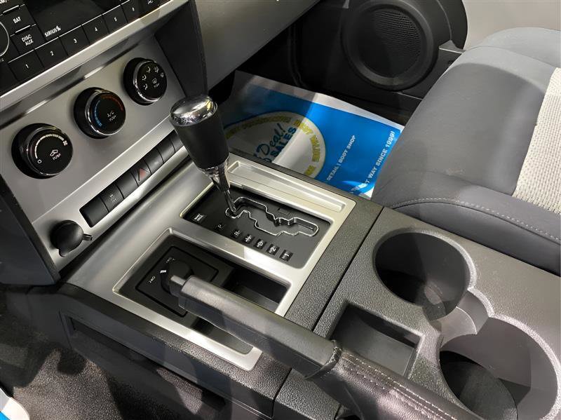 Used 2010 Dodge Nitro SXT w/ Trailer Tow Group AWD/4WD image 17