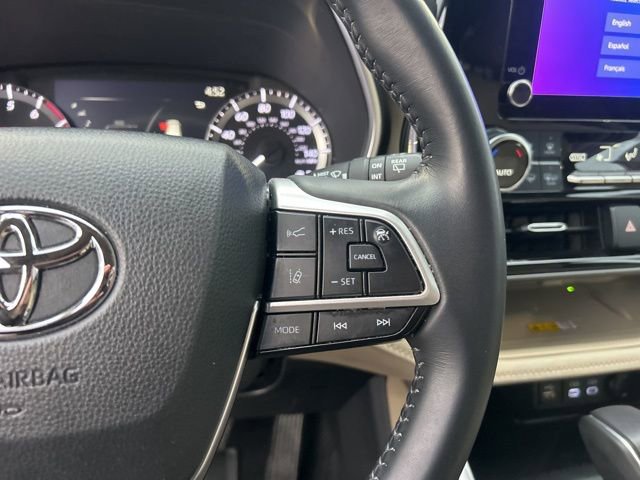 Used 2024 Toyota Highlander XLE image 19