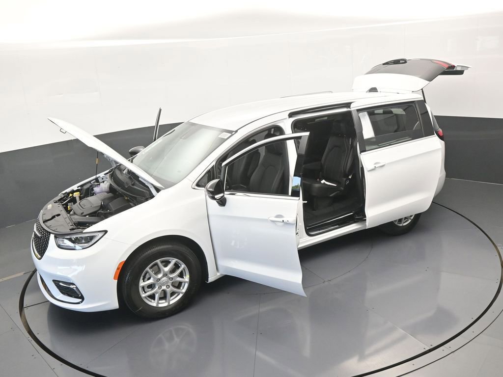 Used 2025 Chrysler Pacifica Select FWD image 60