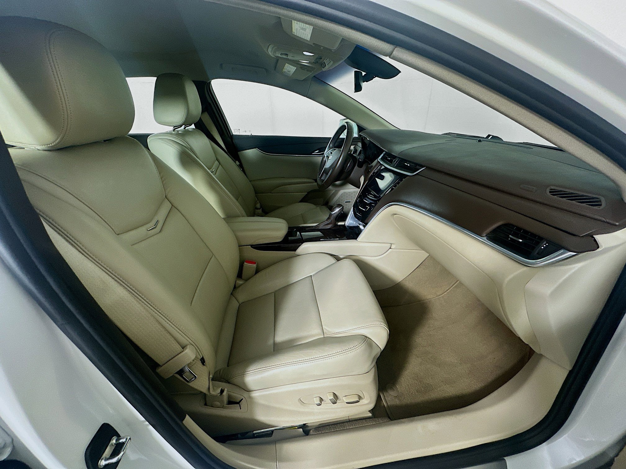 Used 2016 Cadillac XTS FWD image 30