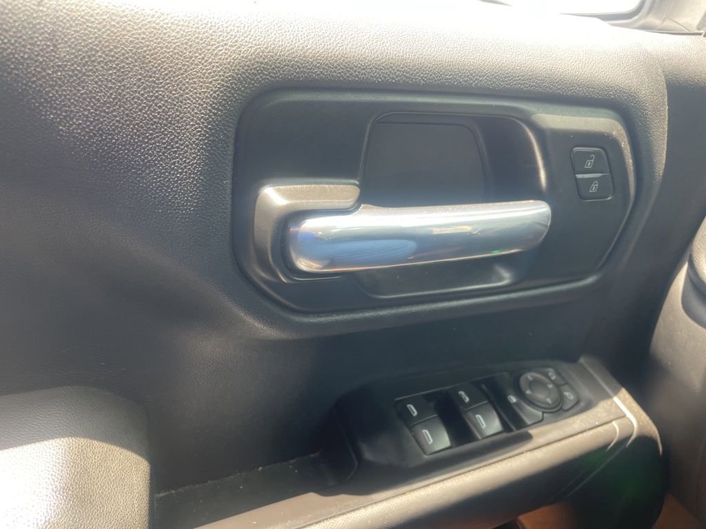 Used 2021 Chevrolet Silverado 1500 Custom RWD image 12