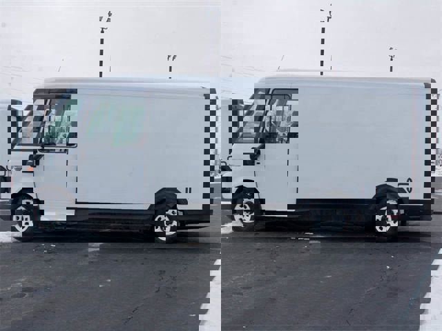 Used 2025 Chevrolet Brightdrop 600 image 3