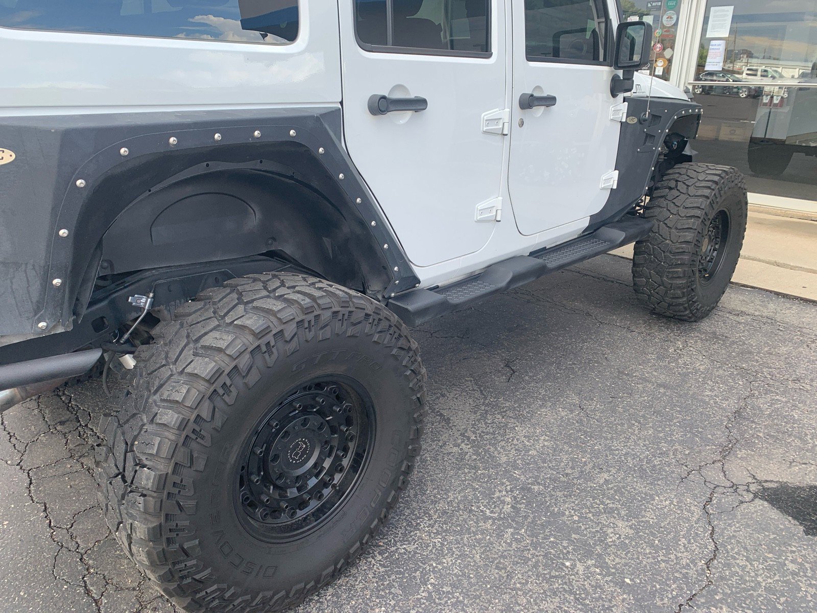 Used 2012 Jeep Wrangler Unlimited Sahara w/ Connectivity Group image 5