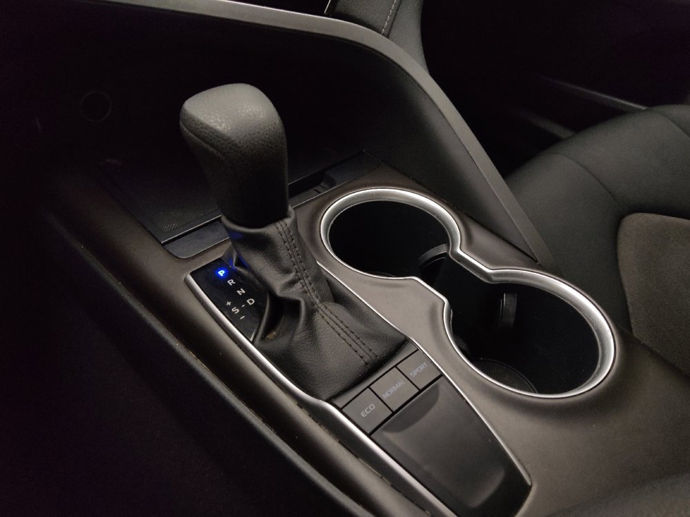 Used 2022 Toyota Camry LE image 26