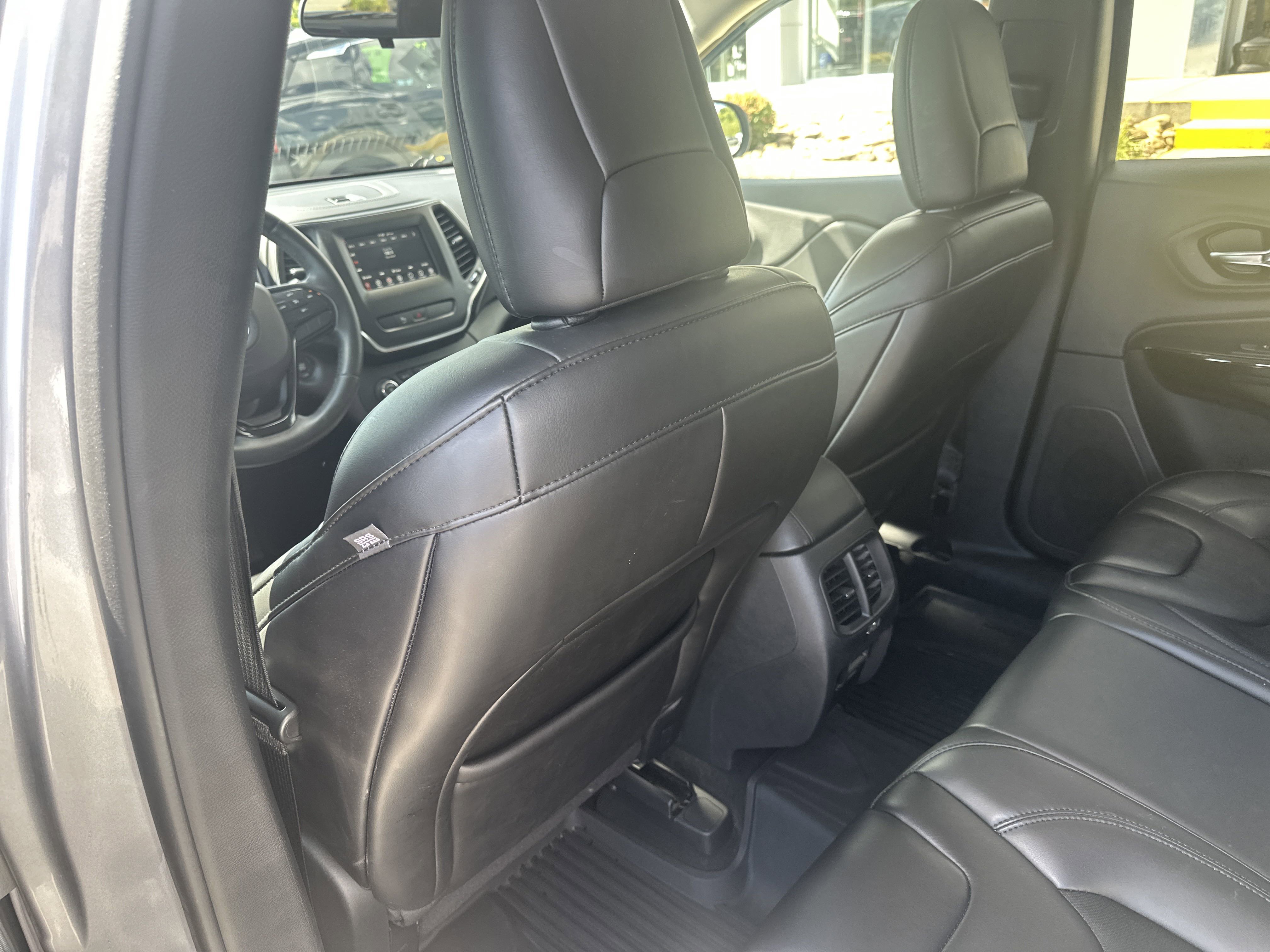 Used 2019 Jeep Cherokee Latitude Plus image 18