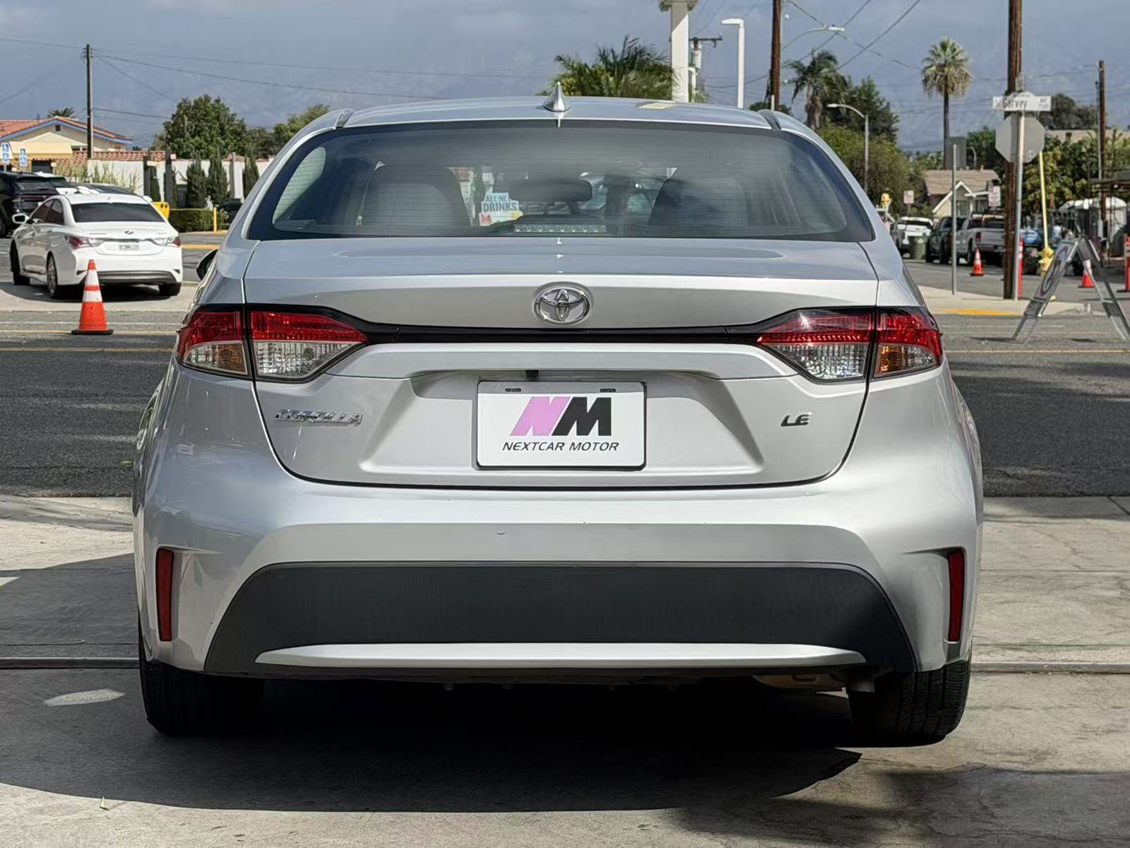 Used 2022 Toyota Corolla LE FWD image 5