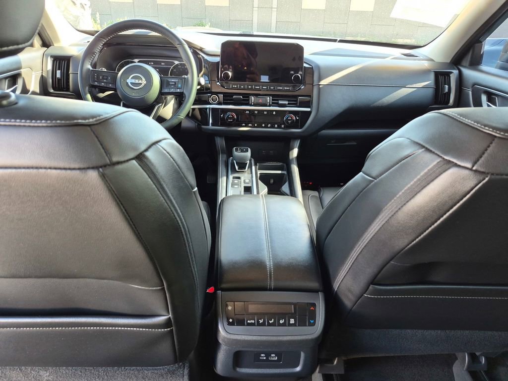 Used 2023 Nissan Pathfinder SL FWD image 26