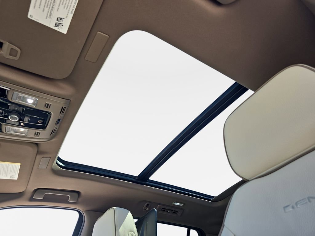 Used 2026 GMC Yukon Denali w/ Denali Reserve Package image 35