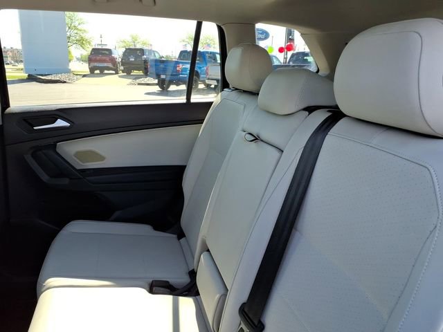 Used 2019 Volkswagen Tiguan SEL FWD image 17