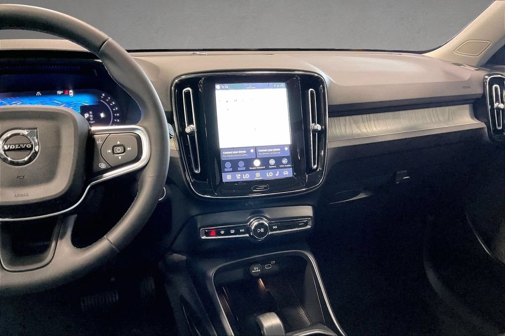 Certified 2024 Volvo XC40 B5 Core AWD/4WD image 10