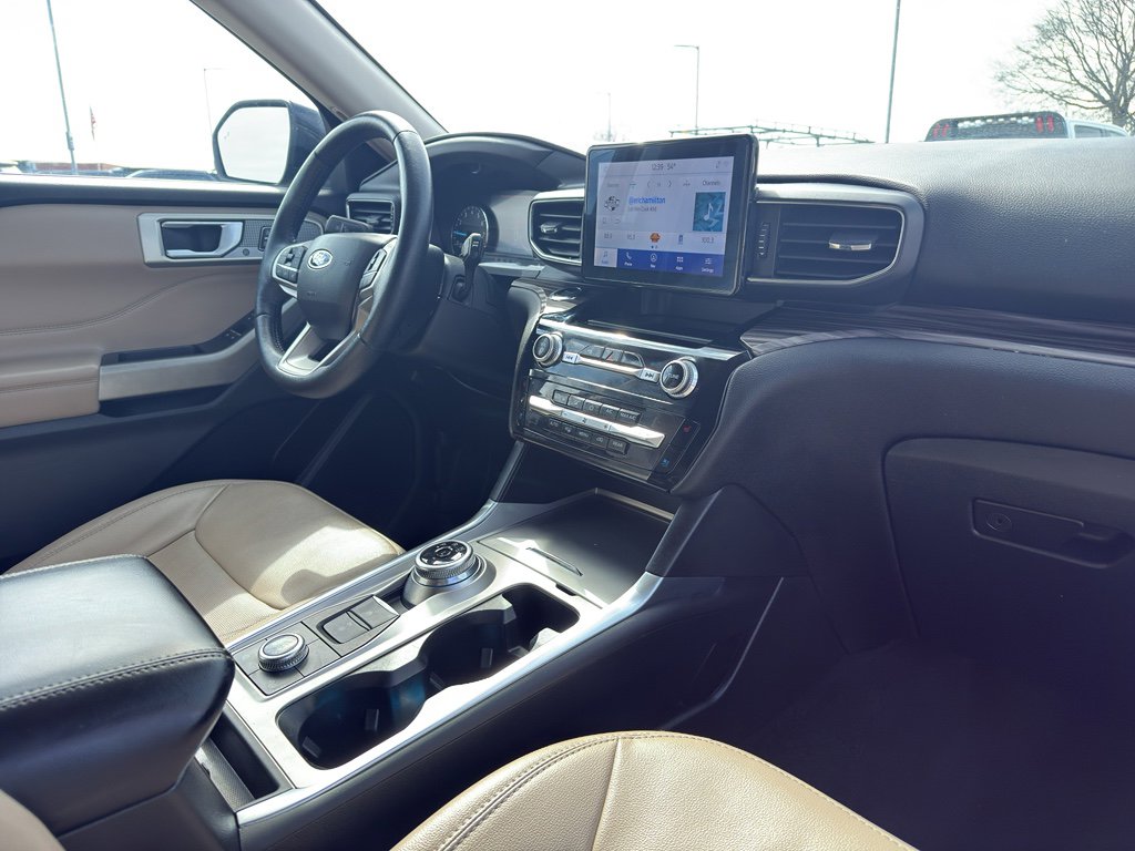 Used 2023 Ford Explorer Limited image 13