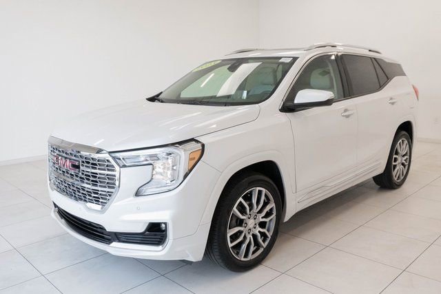 Used 2023 GMC Terrain Denali image 7