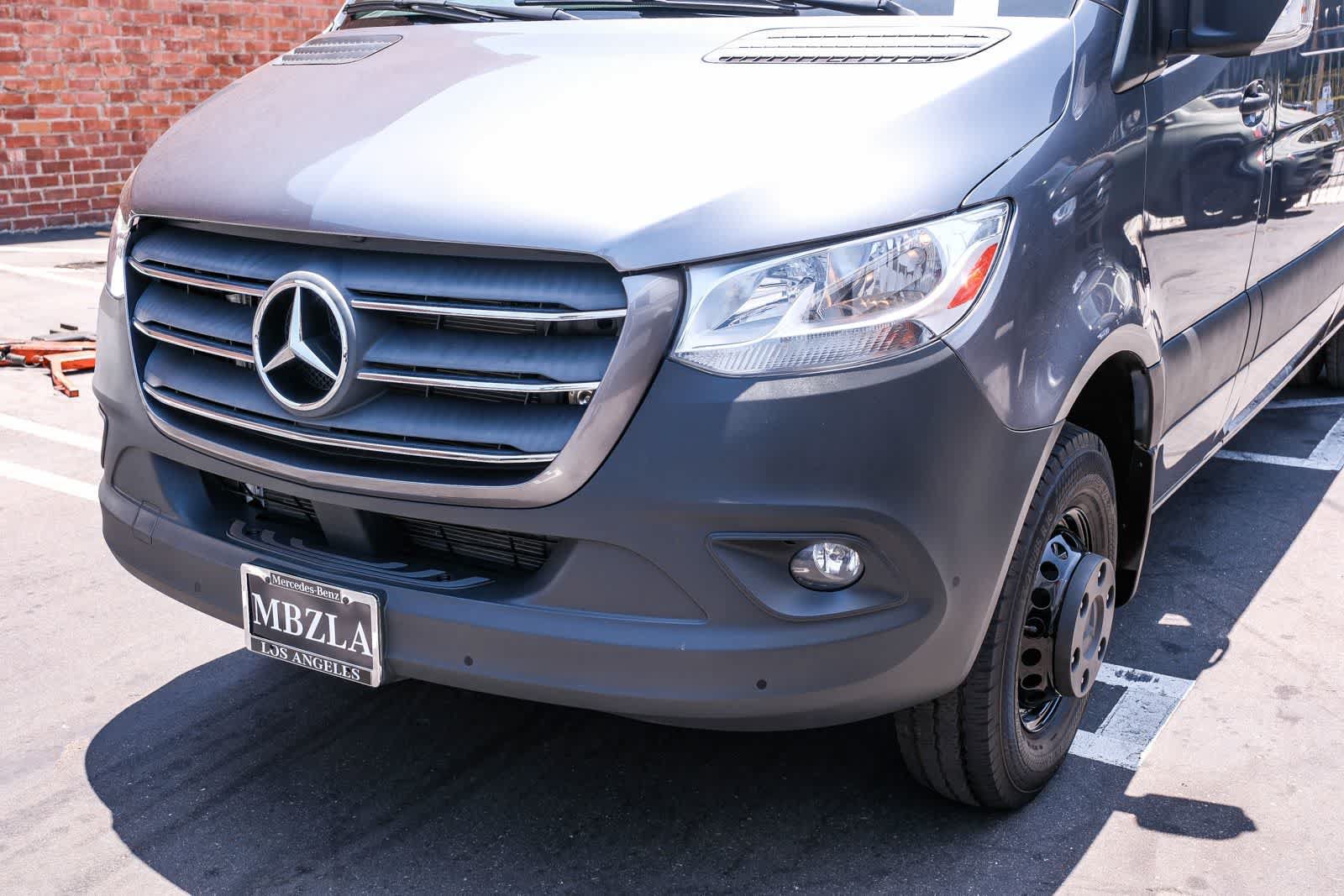 Used 2023 Mercedes-Benz Sprinter 4500 image 8