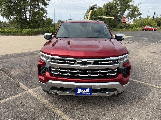 Used 2023 Chevrolet Silverado 1500 LTZ AWD/4WD image 2