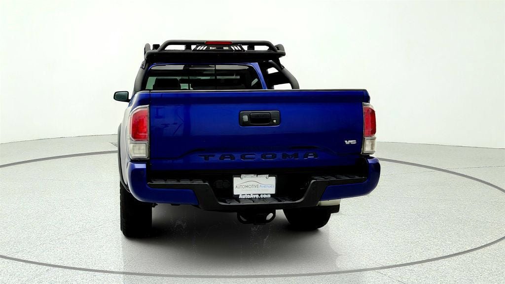 Used 2022 Toyota Tacoma TRD Off-Road w/ TRD Premium Off Road Package AWD/4WD image 6