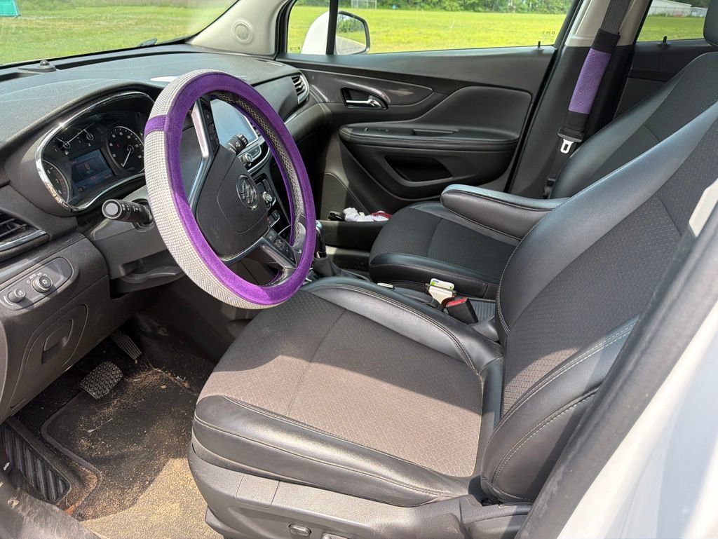 Used 2020 Buick Encore Preferred w/ Safety Package FWD image 12