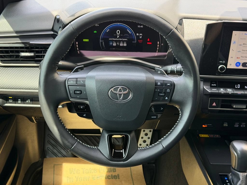 Used 2026 Toyota Camry SE FWD image 16